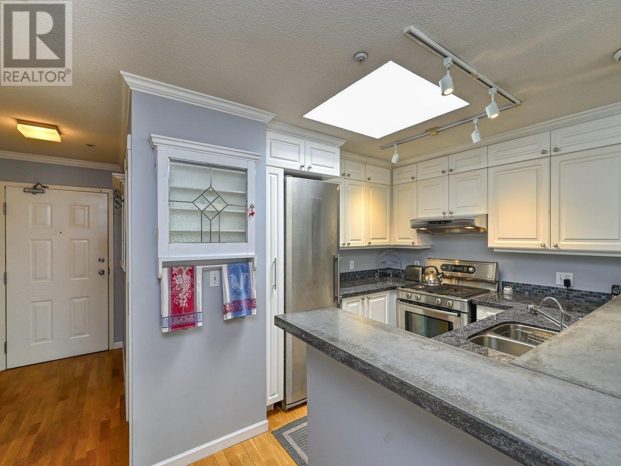 406 3440 W Broadway, Vancouver, British Columbia  V6R 4R2 - Photo 8 - R2823309