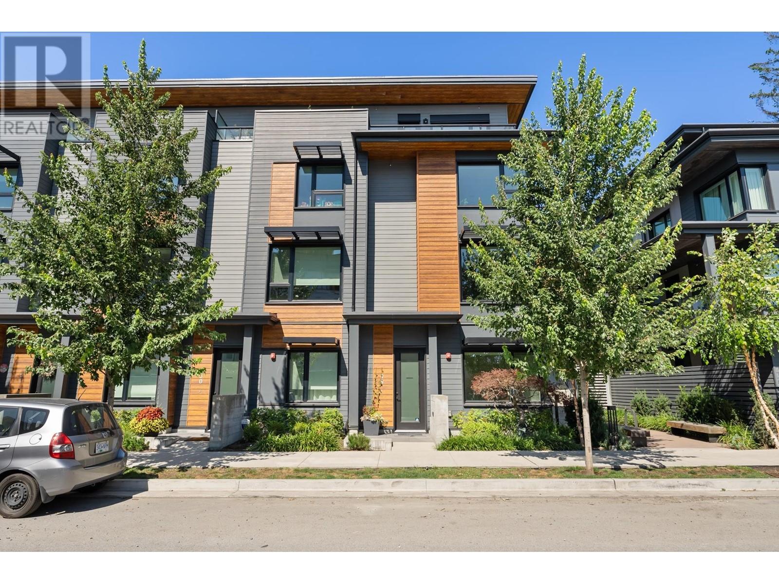 49 528 E 2ND STREET, north vancouver, British Columbia
