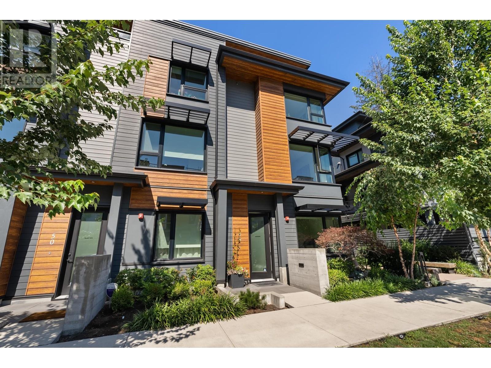 49 528 E 2nd Street, North Vancouver, British Columbia  V7L 0G8 - Photo 2 - R2823317