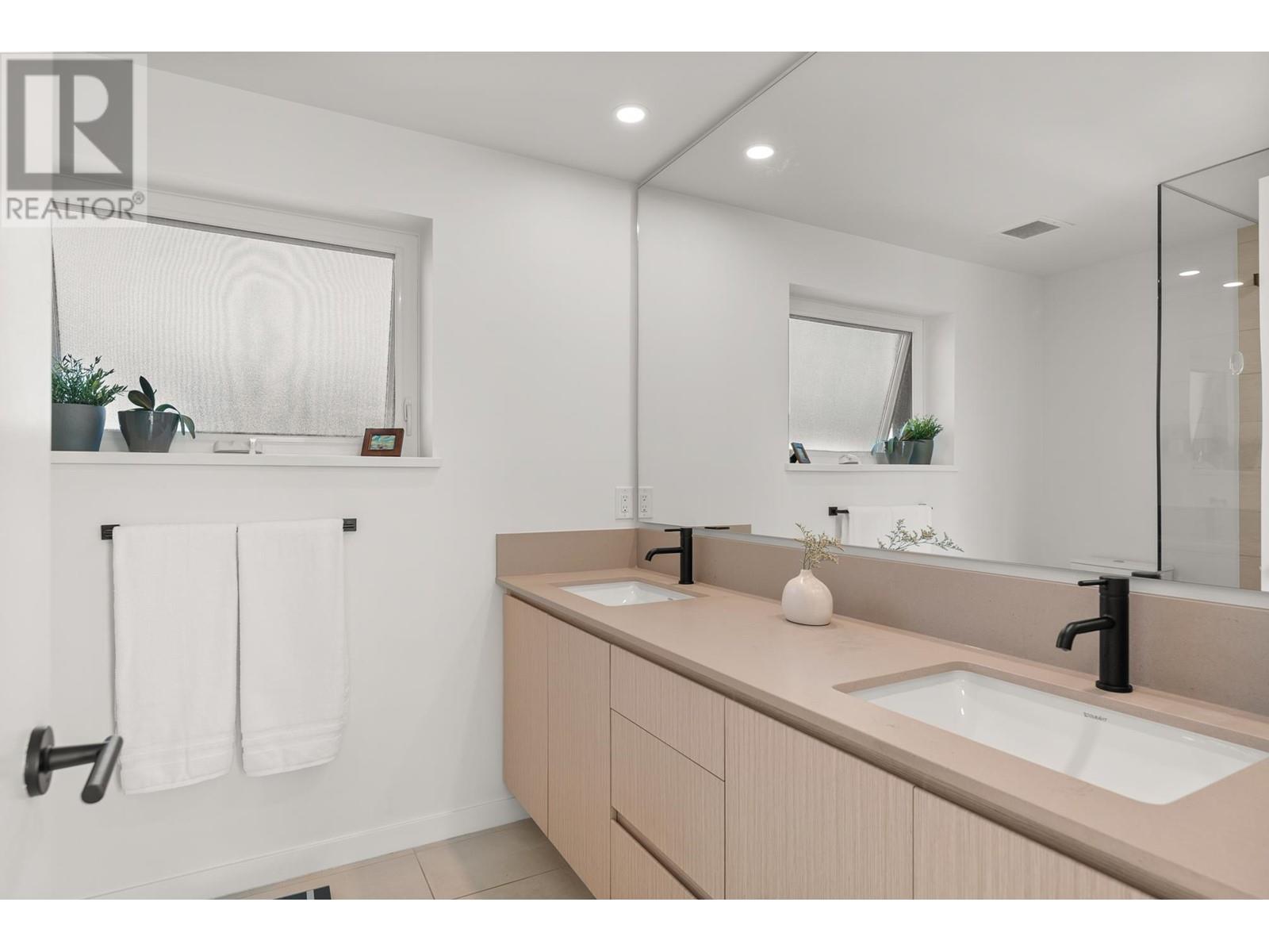 49 528 E 2nd Street, North Vancouver, British Columbia  V7L 0G8 - Photo 33 - R2823317