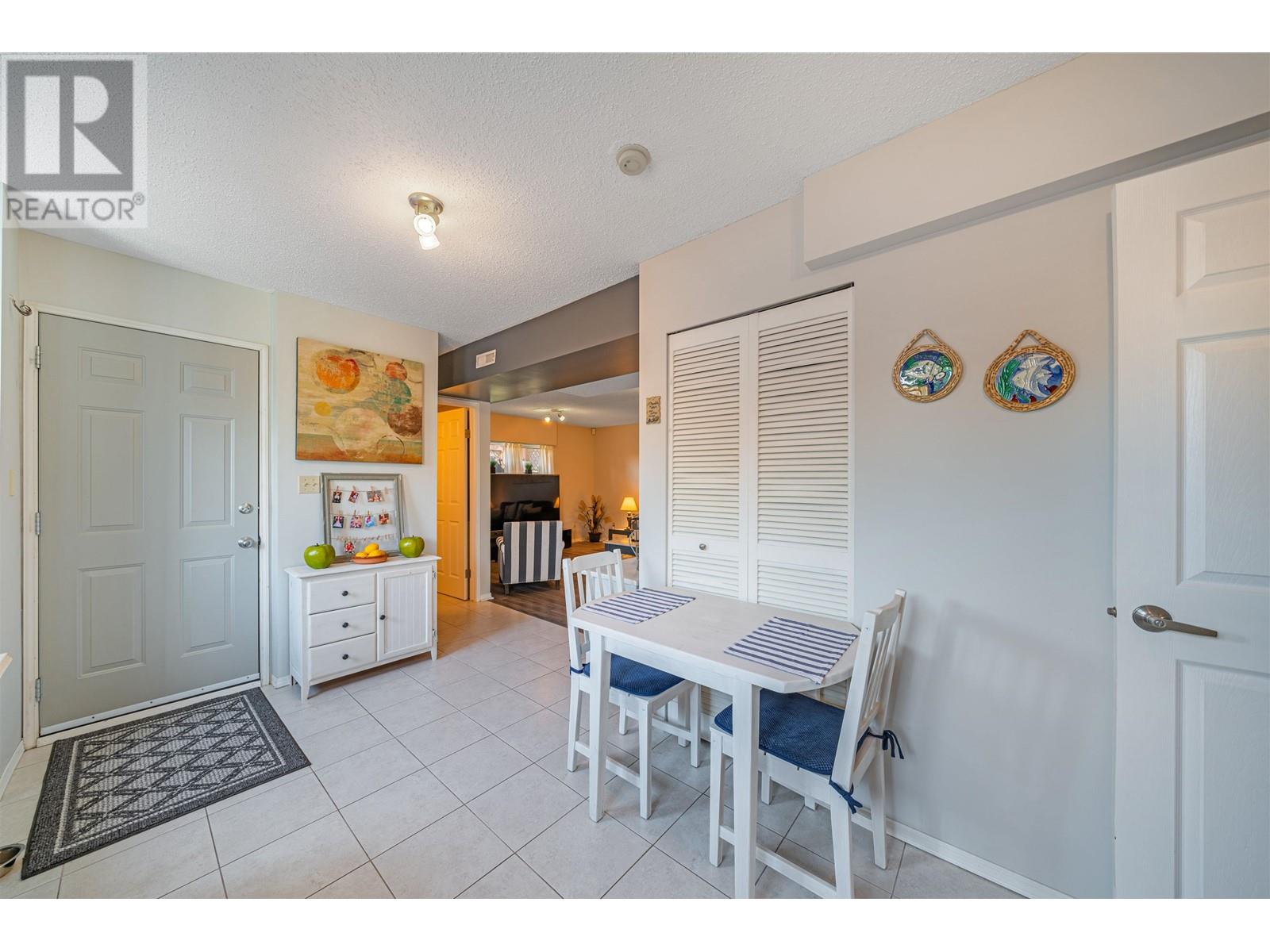 250-252 Lebleu Street, Coquitlam, British Columbia  V3K 5Z3 - Photo 11 - R2823371