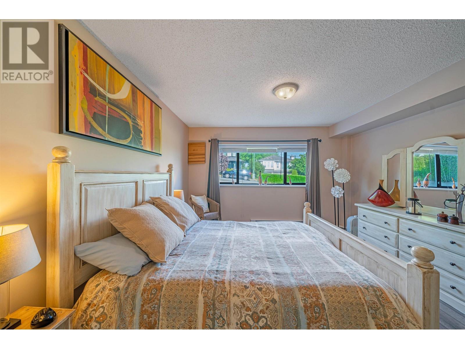 250-252 Lebleu Street, Coquitlam, British Columbia  V3K 5Z3 - Photo 12 - R2823371