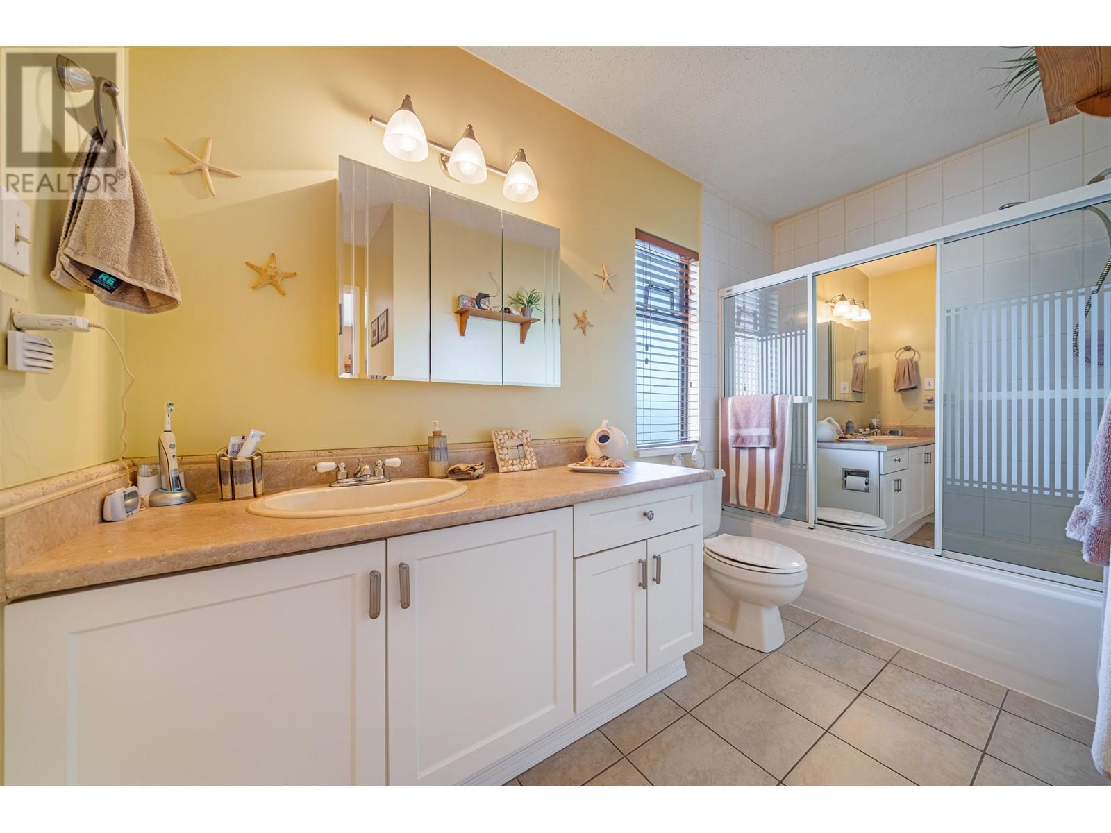 250-252 Lebleu Street, Coquitlam, British Columbia  V3K 5Z3 - Photo 16 - R2823371