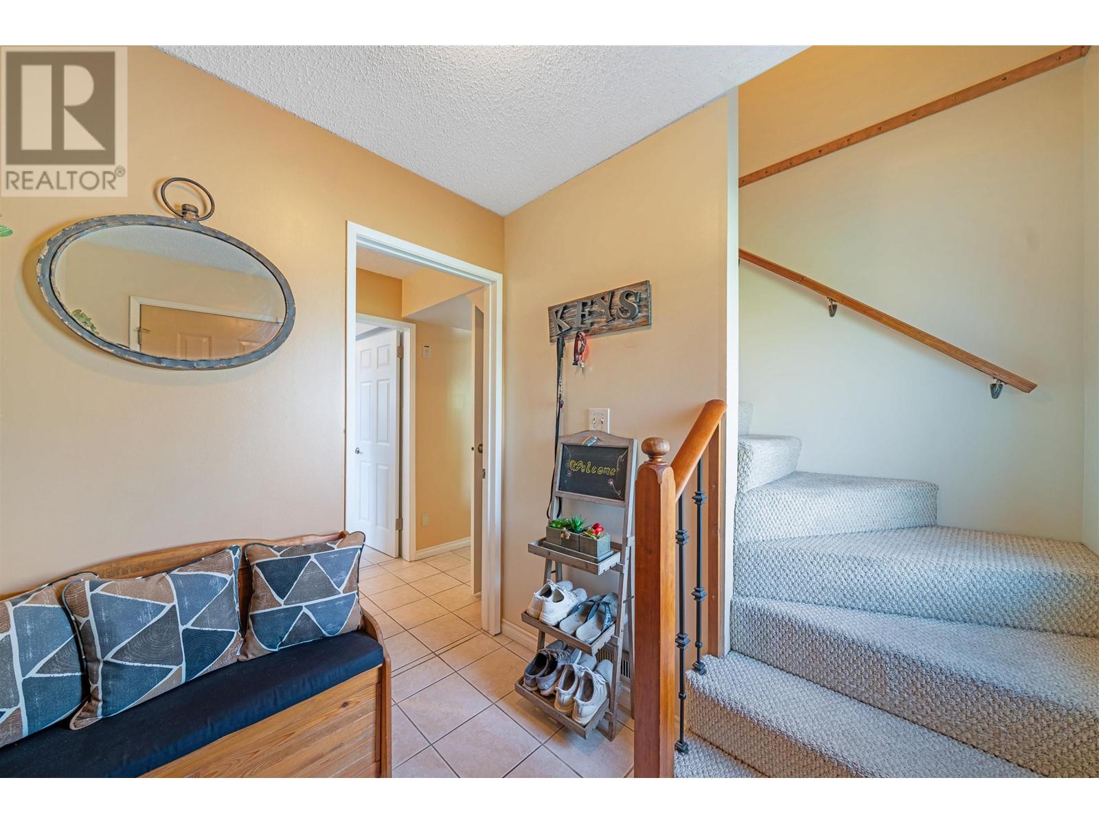 250-252 Lebleu Street, Coquitlam, British Columbia  V3K 5Z3 - Photo 2 - R2823371