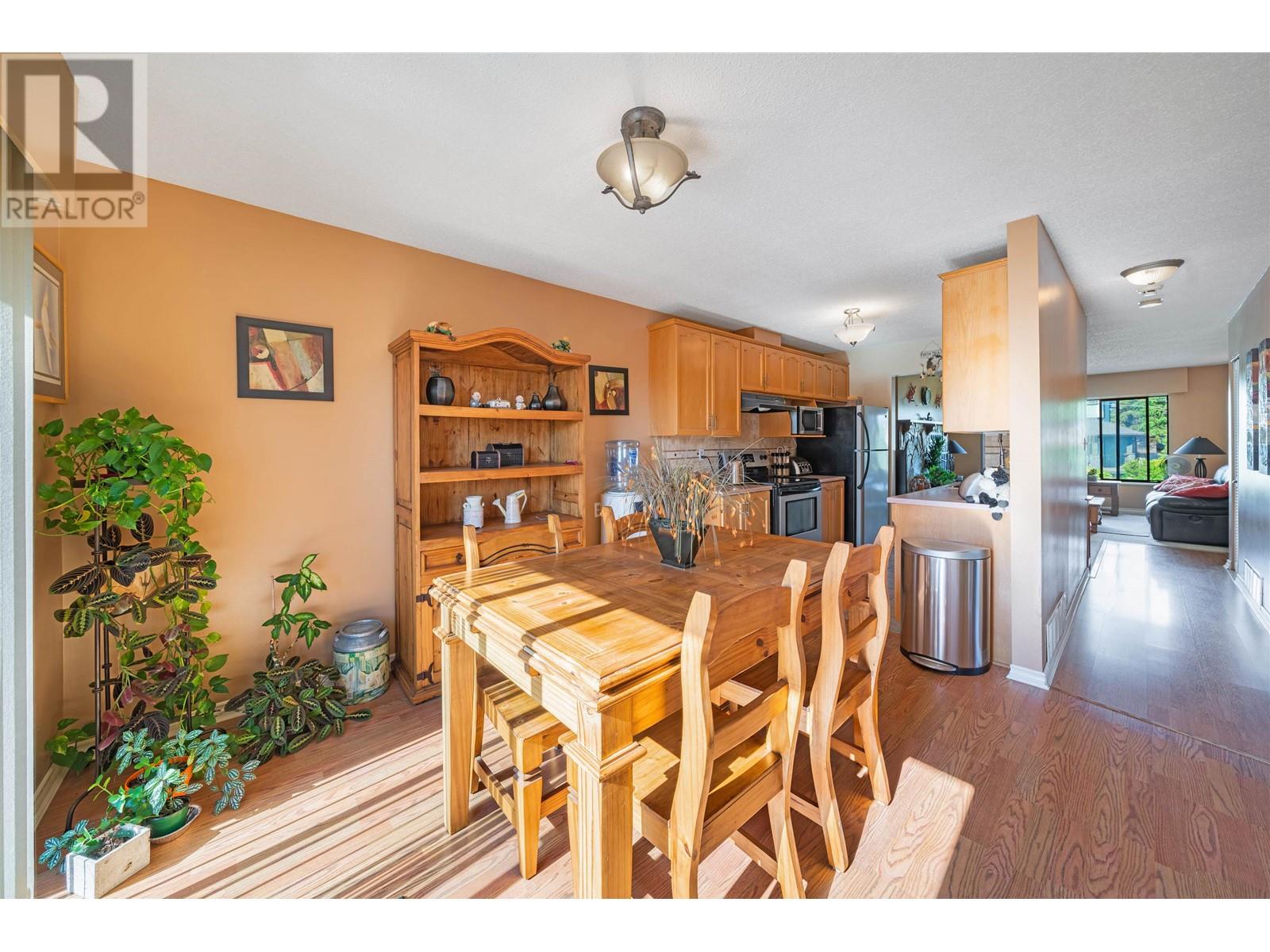 250-252 Lebleu Street, Coquitlam, British Columbia  V3K 5Z3 - Photo 28 - R2823371