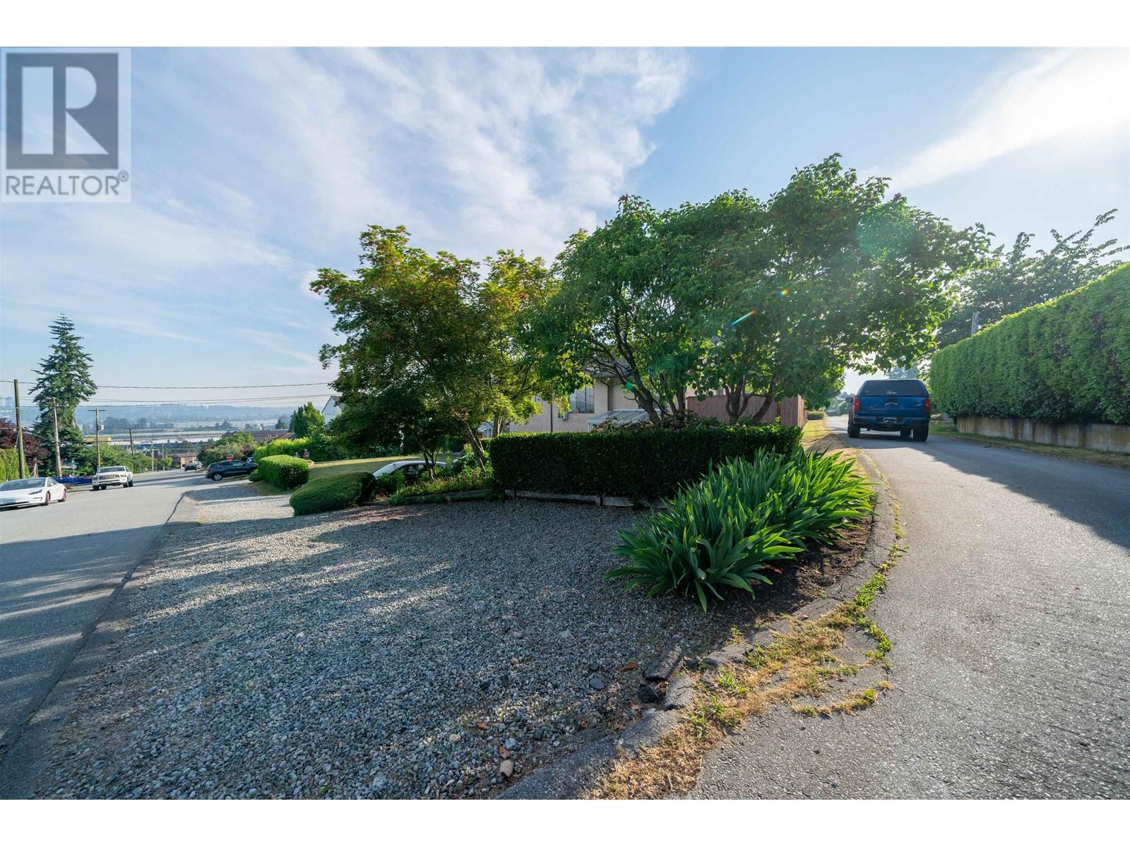 250-252 Lebleu Street, Coquitlam, British Columbia  V3K 5Z3 - Photo 36 - R2823371