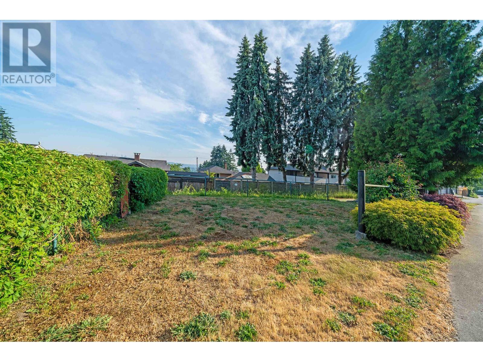 250-252 Lebleu Street, Coquitlam, British Columbia  V3K 5Z3 - Photo 38 - R2823371