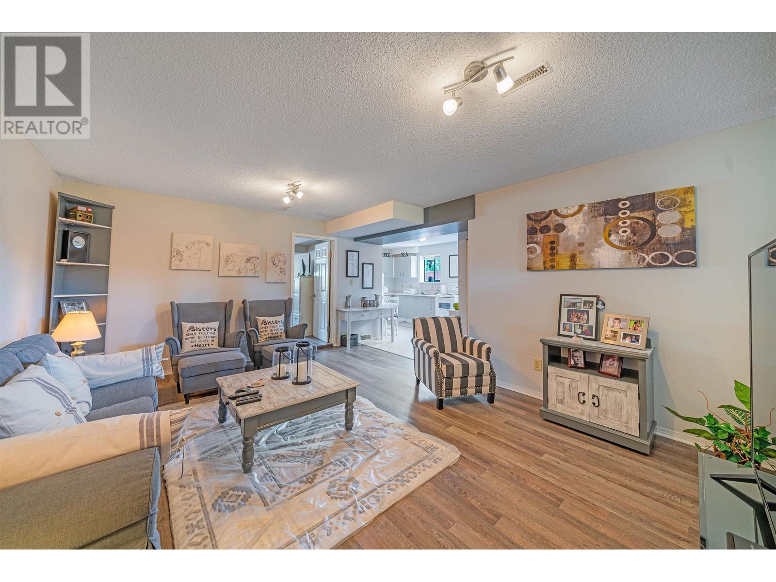 250-252 Lebleu Street, Coquitlam, British Columbia  V3K 5Z3 - Photo 4 - R2823371