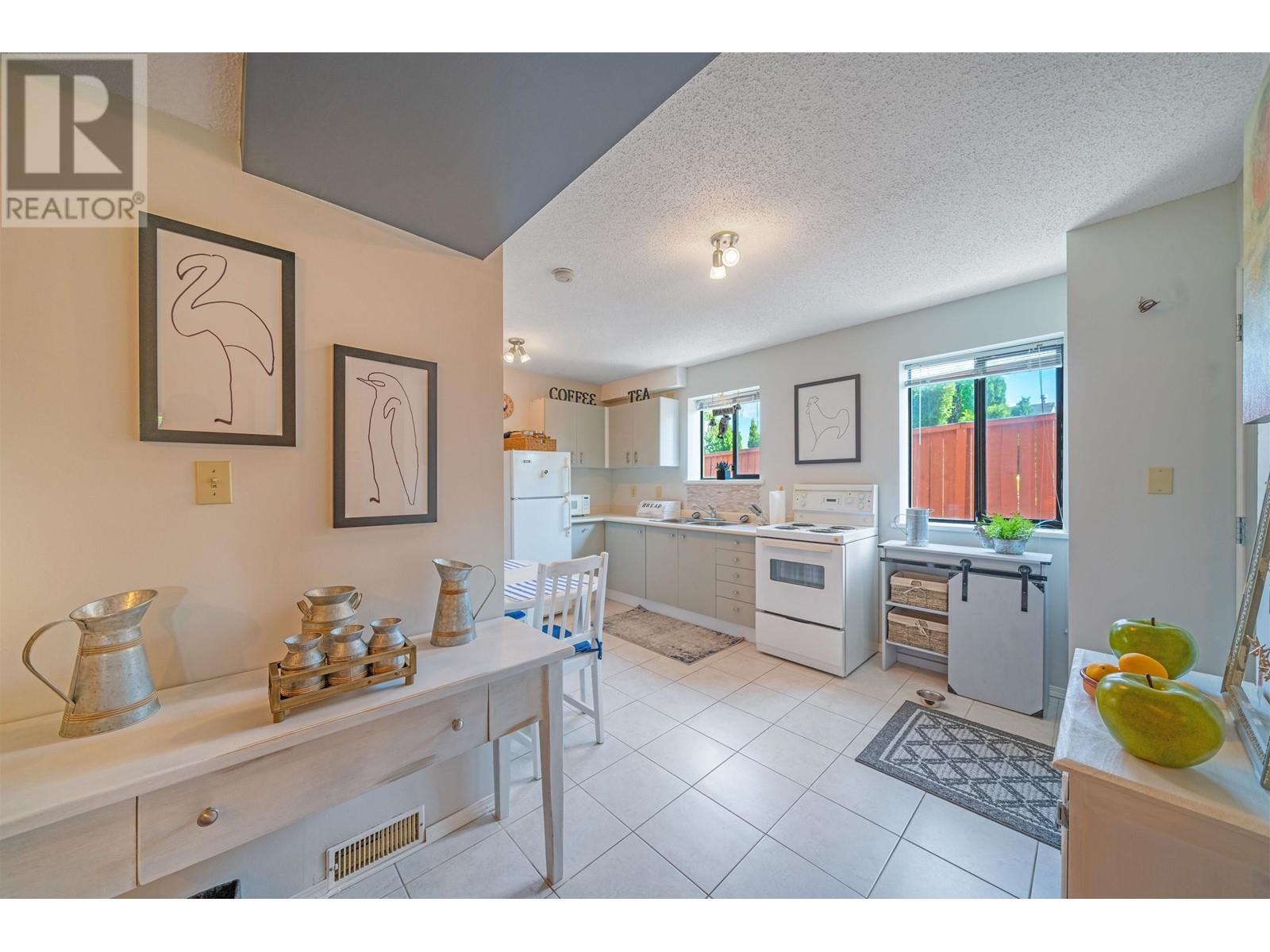 250-252 Lebleu Street, Coquitlam, British Columbia  V3K 5Z3 - Photo 7 - R2823371