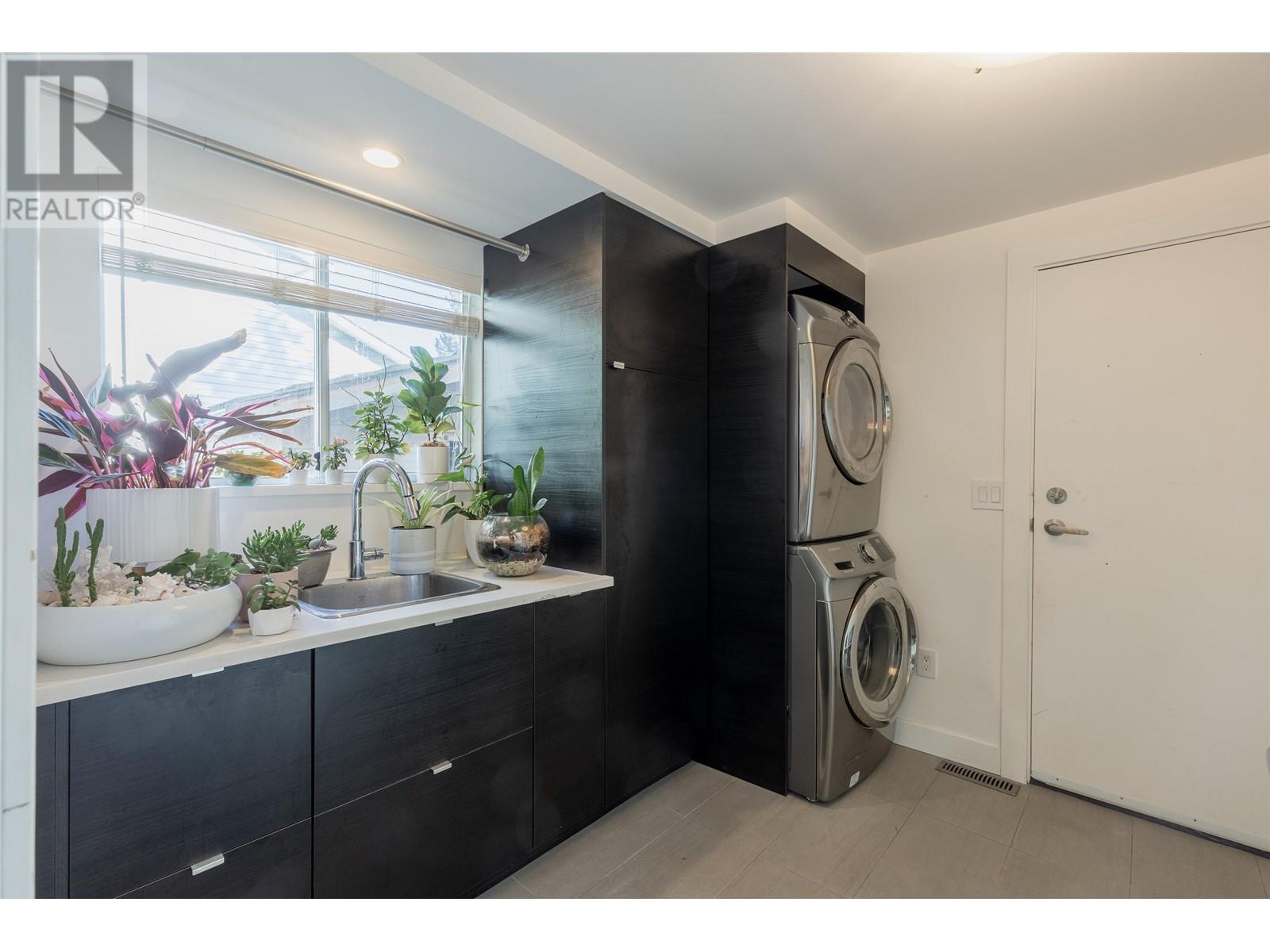 1287 River Drive, Coquitlam, British Columbia  V3E 1N7 - Photo 11 - R2823272