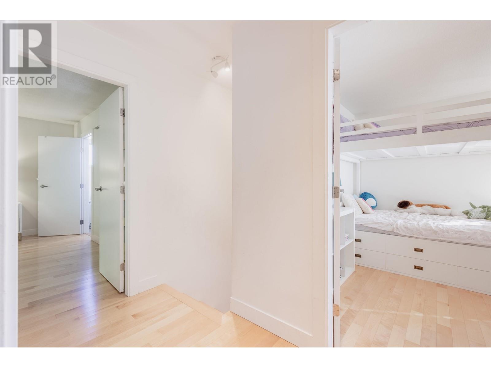 1287 River Drive, Coquitlam, British Columbia  V3E 1N7 - Photo 21 - R2823272