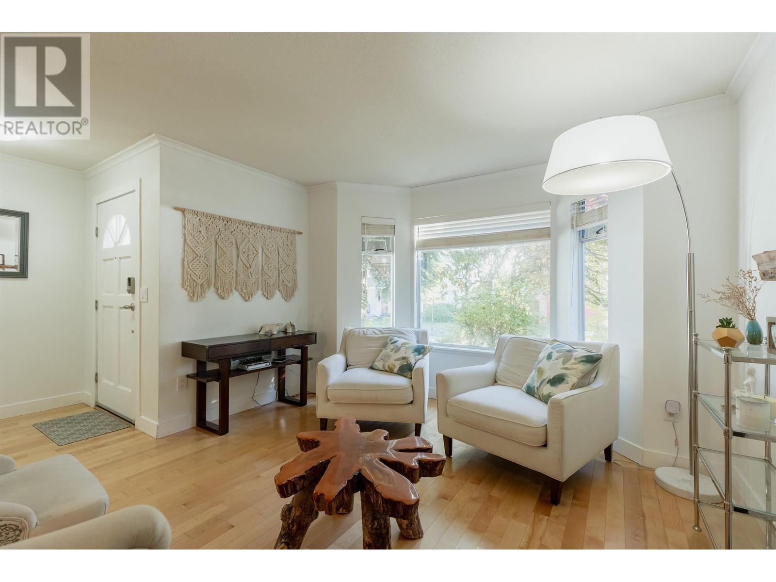 1287 River Drive, Coquitlam, British Columbia  V3E 1N7 - Photo 5 - R2823272