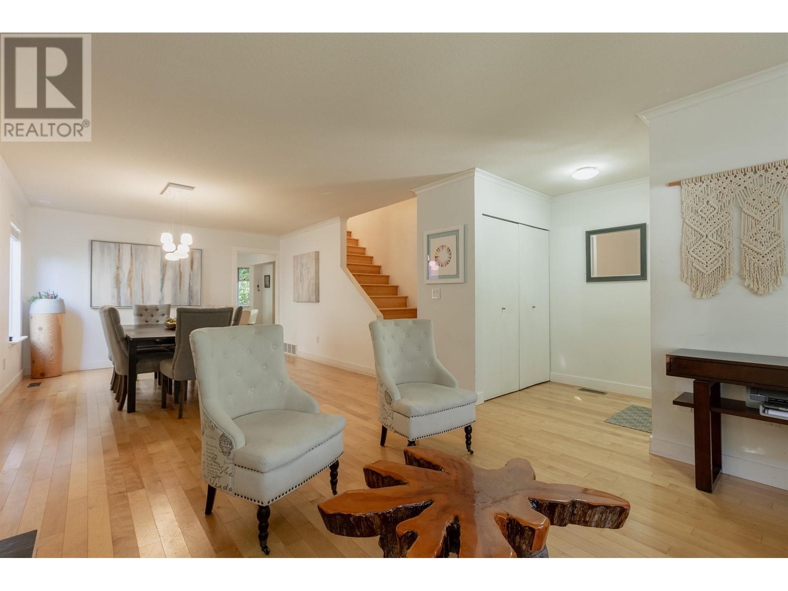 1287 River Drive, Coquitlam, British Columbia  V3E 1N7 - Photo 6 - R2823272