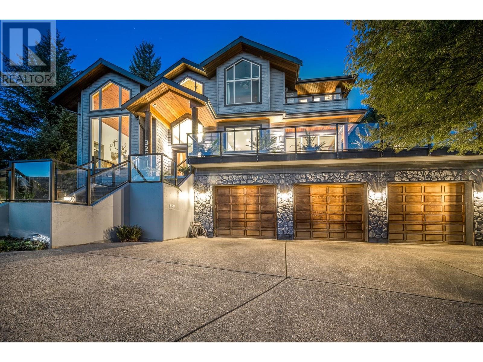 325 Furry Creek Drive, West Vancouver, British Columbia  V0N 3Z2 - Photo 2 - R2823274