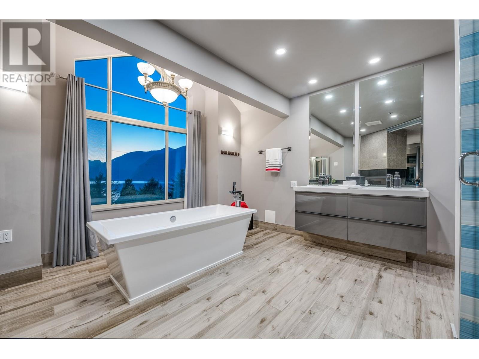 325 Furry Creek Drive, West Vancouver, British Columbia  V0N 3Z2 - Photo 23 - R2823274