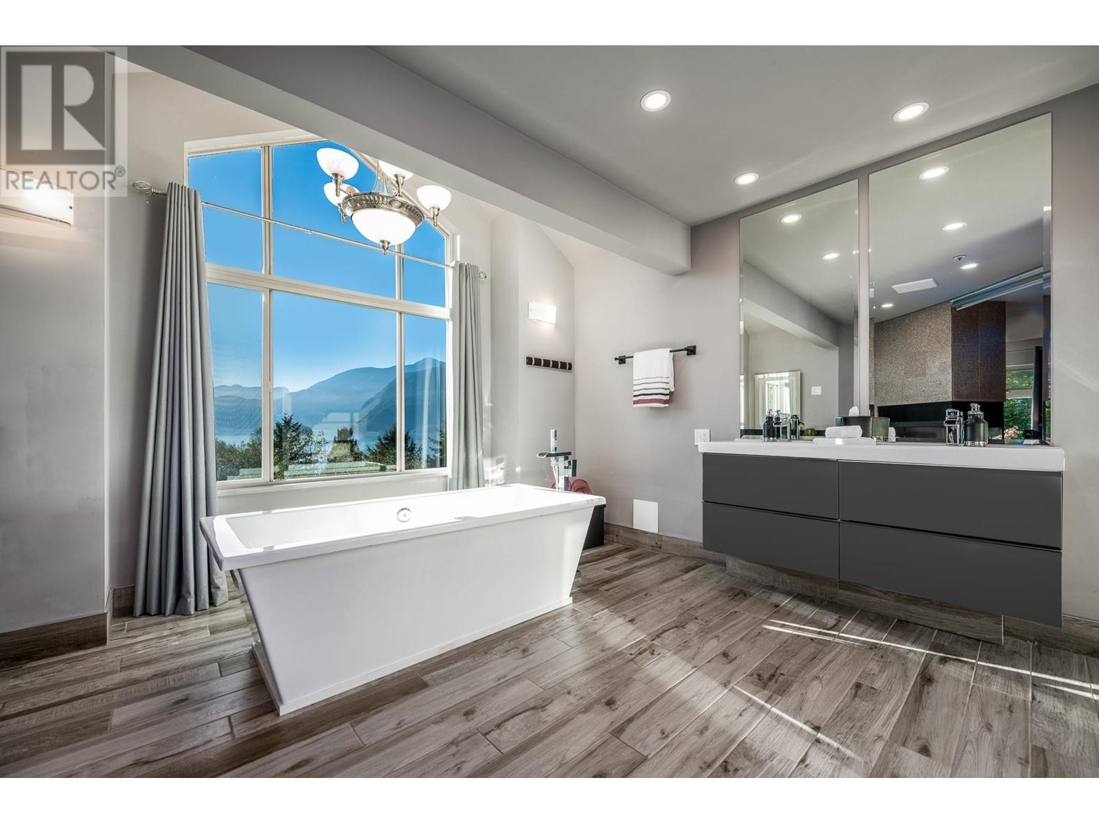 325 Furry Creek Drive, West Vancouver, British Columbia  V0N 3Z2 - Photo 28 - R2823274