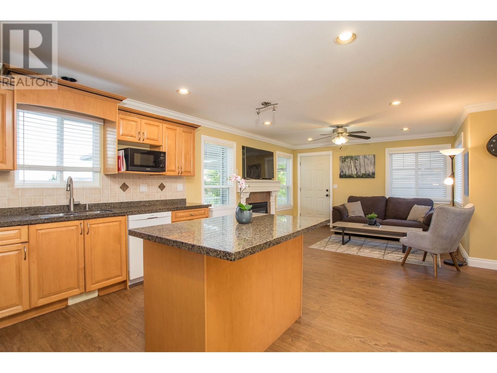 23572 112b Avenue, Maple Ridge, British Columbia  V2W 1W7 - Photo 4 - R2823291