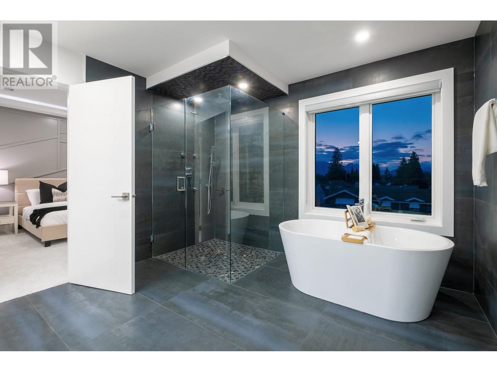 842 Runnymede Avenue, Coquitlam, British Columbia  V3J 2V2 - Photo 19 - R2823299