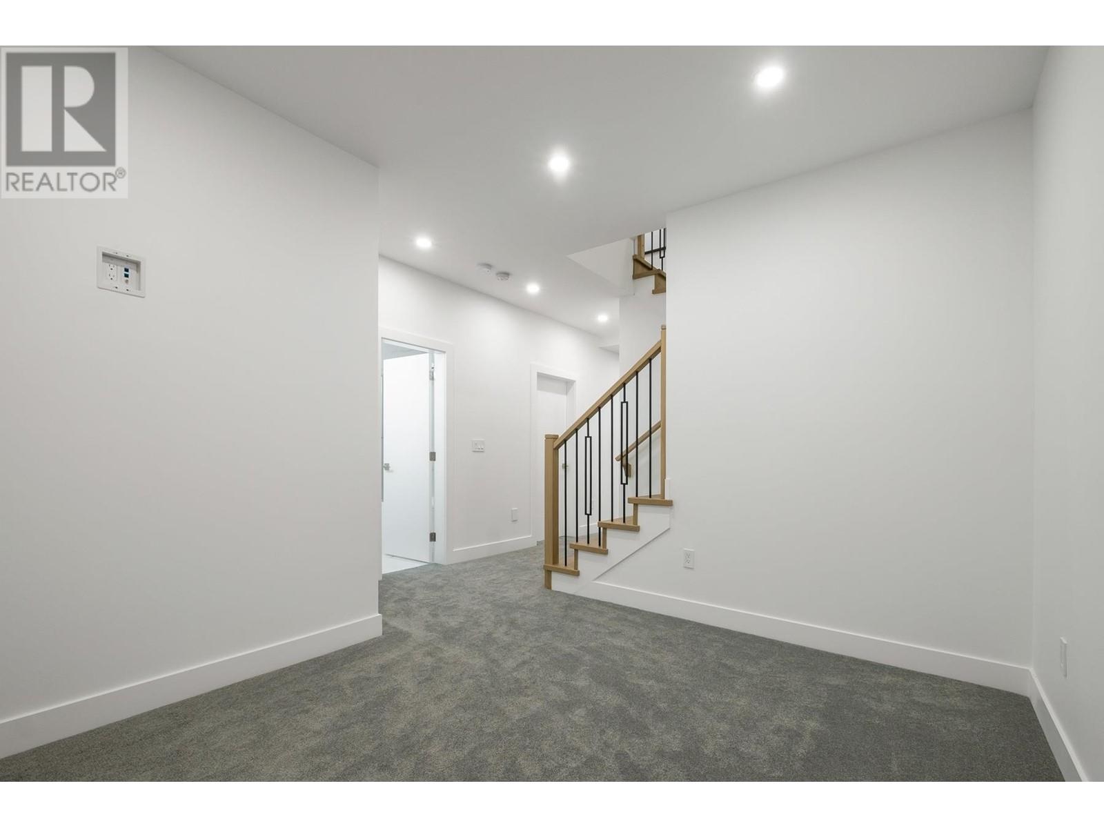 842 Runnymede Avenue, Coquitlam, British Columbia  V3J 2V2 - Photo 28 - R2823299
