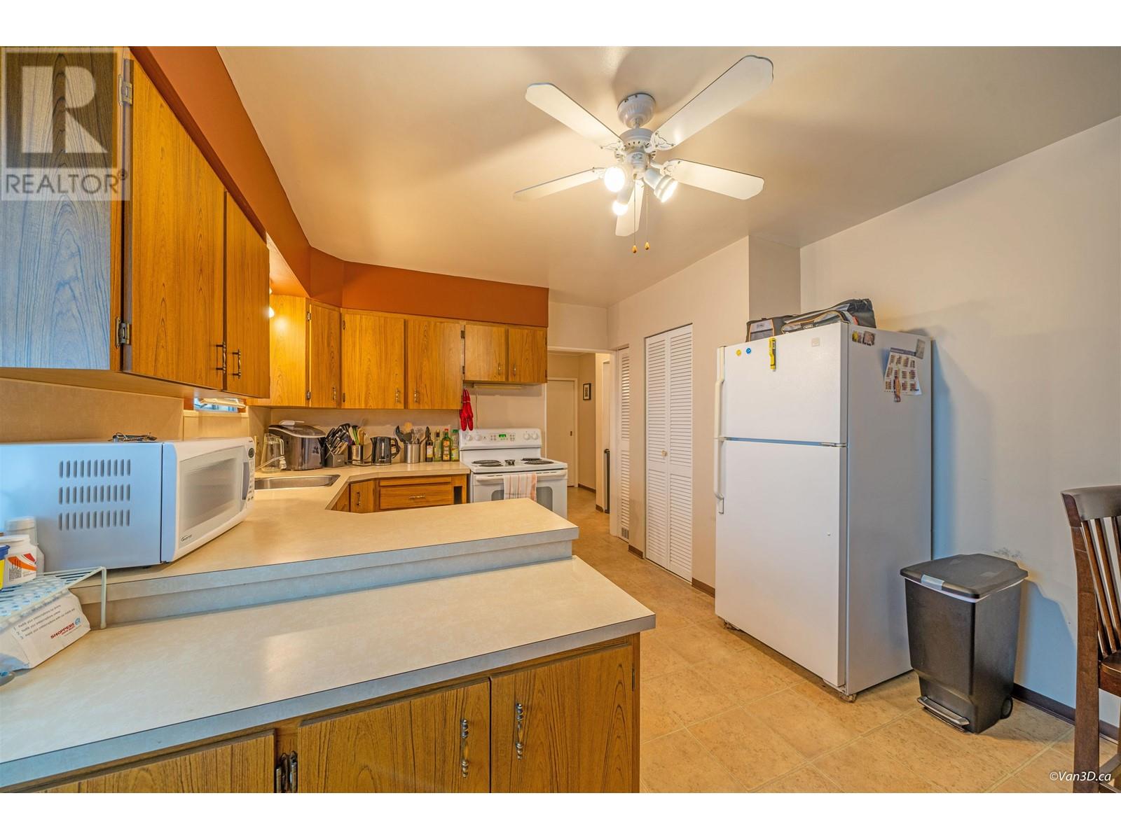 2357 Hawthorne Avenue, Port Coquitlam, British Columbia  V3C 1X1 - Photo 13 - R2823318