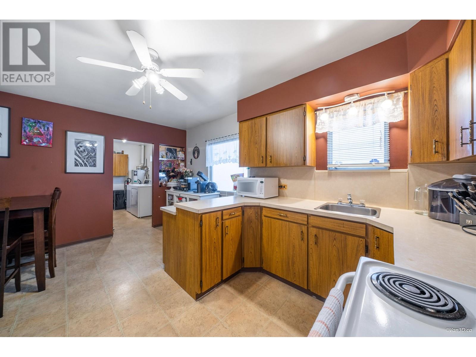 2357 Hawthorne Avenue, Port Coquitlam, British Columbia  V3C 1X1 - Photo 15 - R2823318