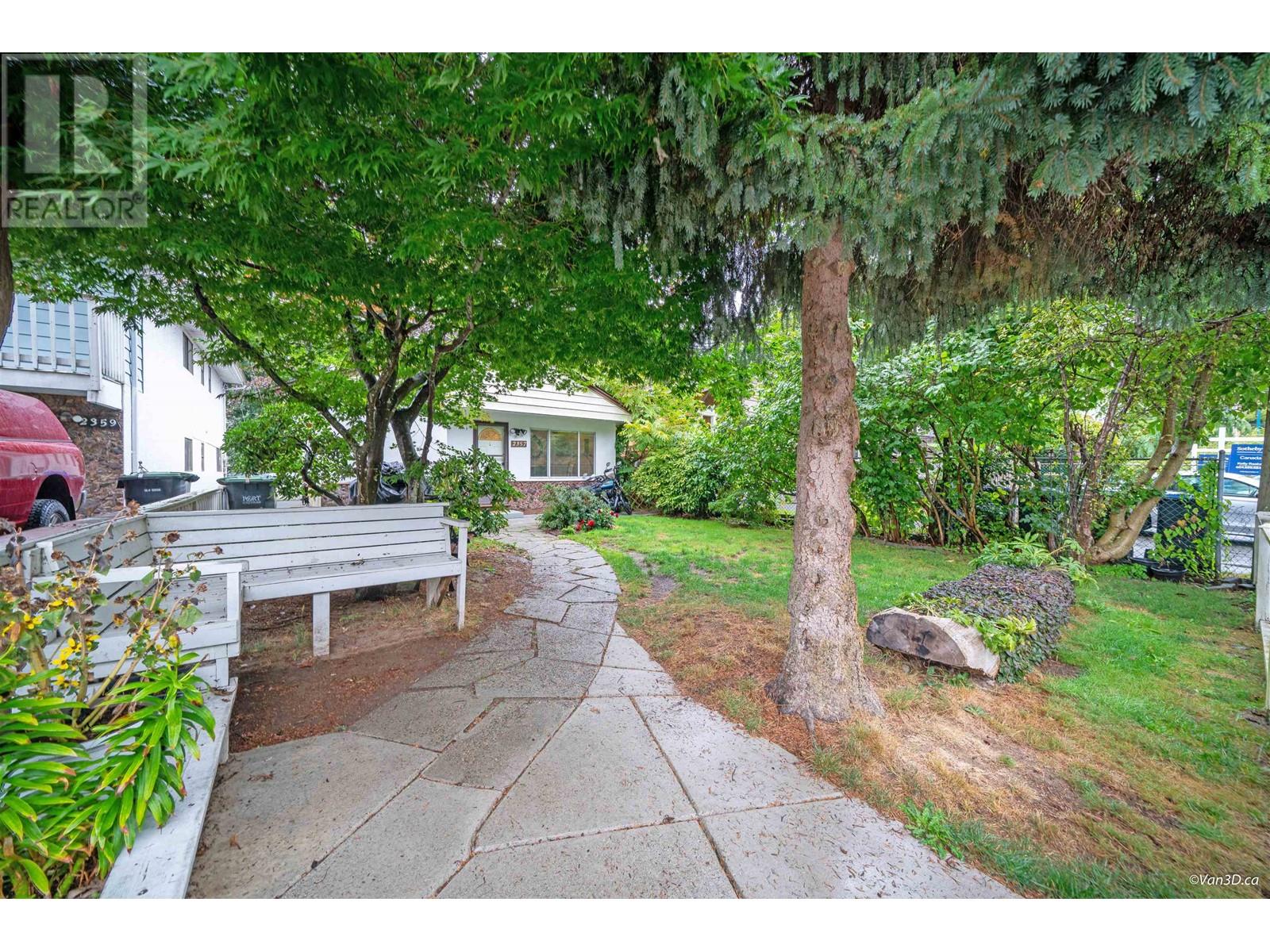 2357 Hawthorne Avenue, Port Coquitlam, British Columbia  V3C 1X1 - Photo 2 - R2823318