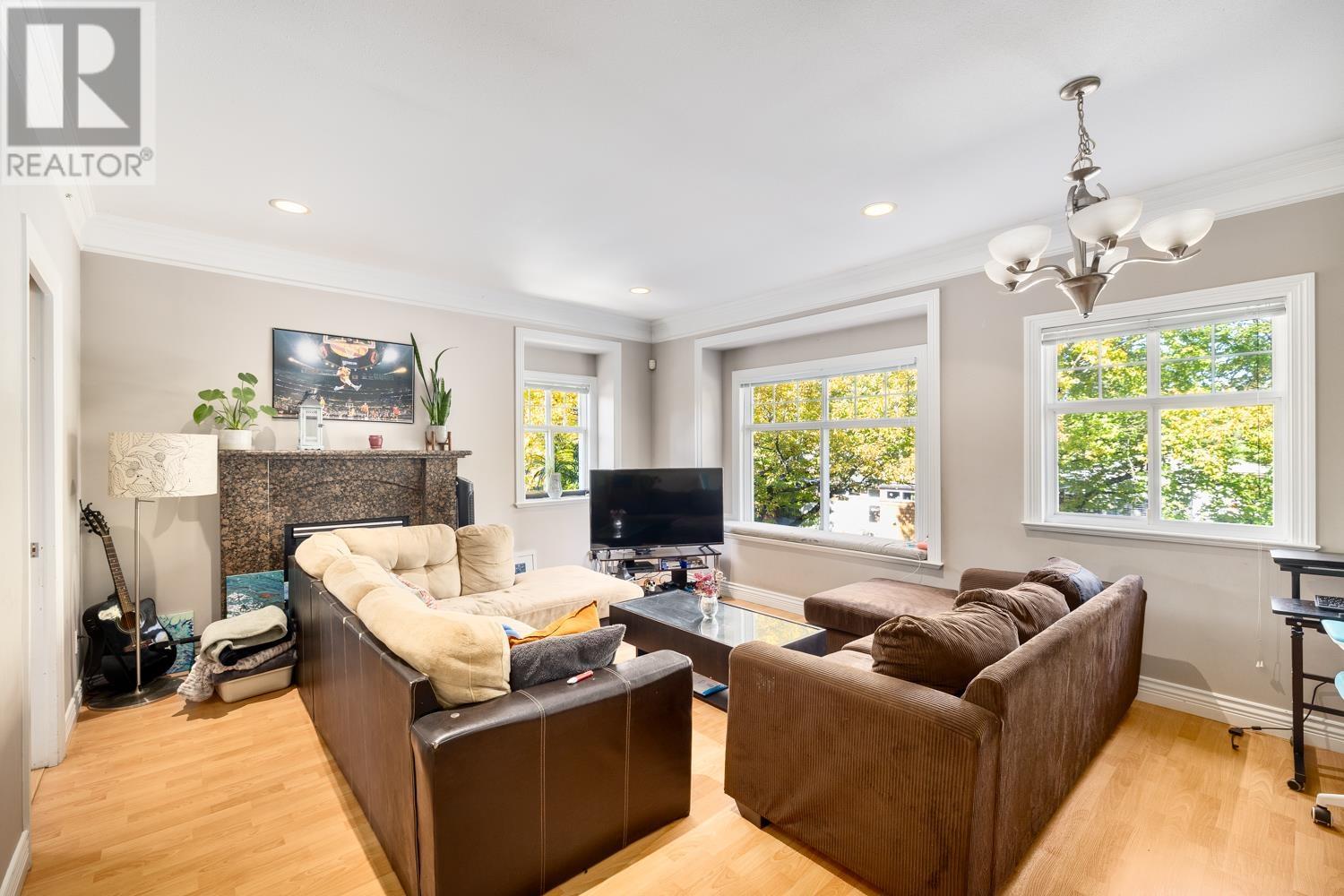 1112 E 26th Avenue, Vancouver, British Columbia  V5V 2J5 - Photo 3 - R2823323