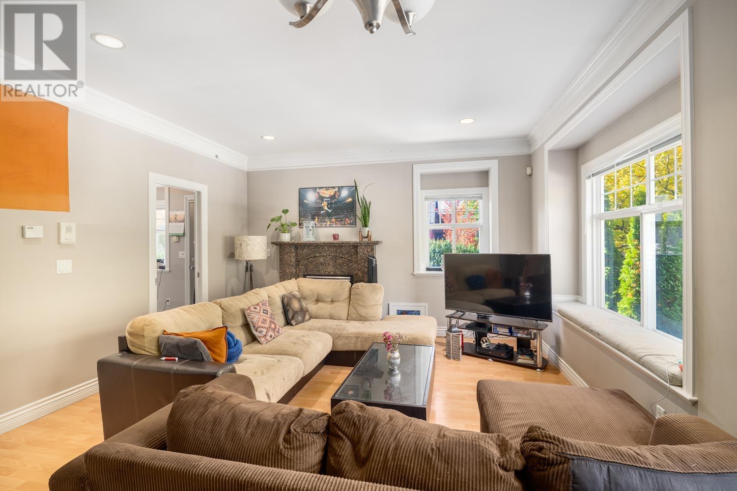 1112 E 26th Avenue, Vancouver, British Columbia  V5V 2J5 - Photo 4 - R2823323
