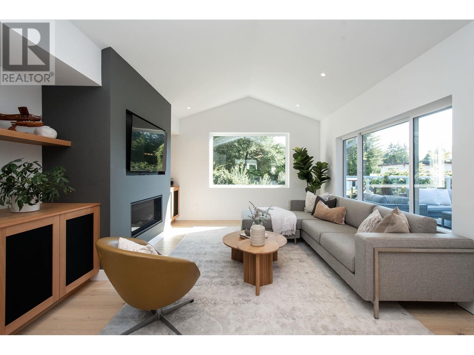 2070 Diamond Road, Squamish, British Columbia  V0N 1T0 - Photo 12 - R2823342