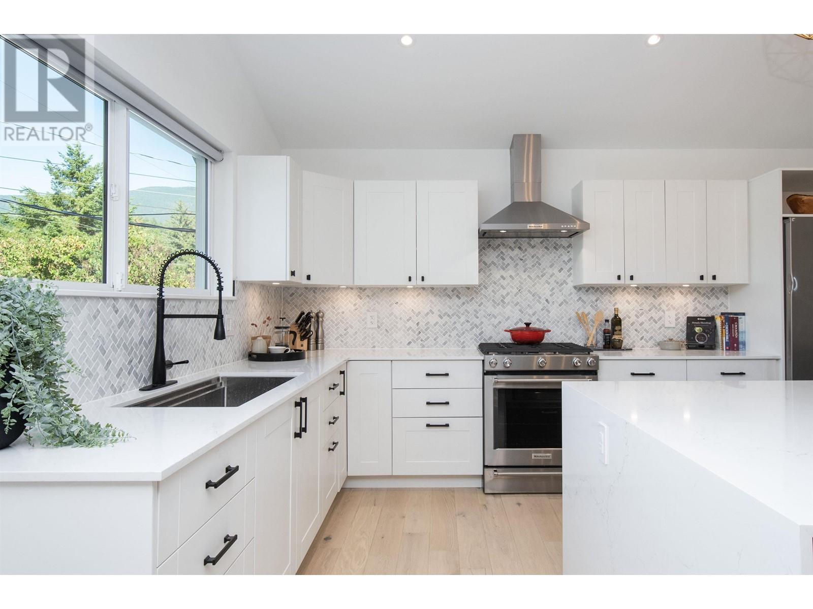 2070 Diamond Road, Squamish, British Columbia  V0N 1T0 - Photo 8 - R2823342