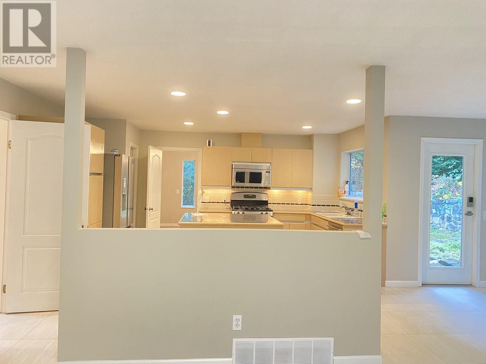 4879 Northwood Drive, West Vancouver, British Columbia  V7S 3C6 - Photo 6 - R2823265