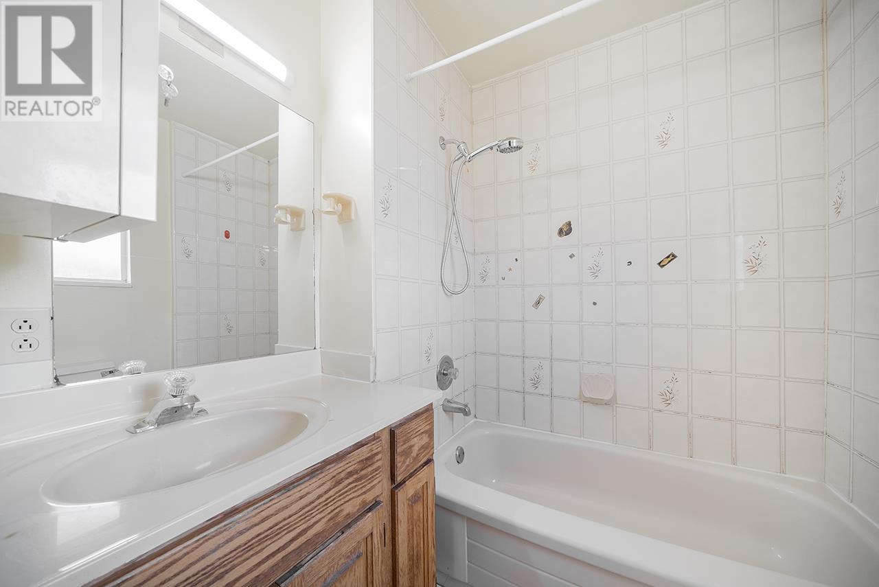 5567 Clinton Street, Burnaby, British Columbia  V5J 2L9 - Photo 18 - R2823224