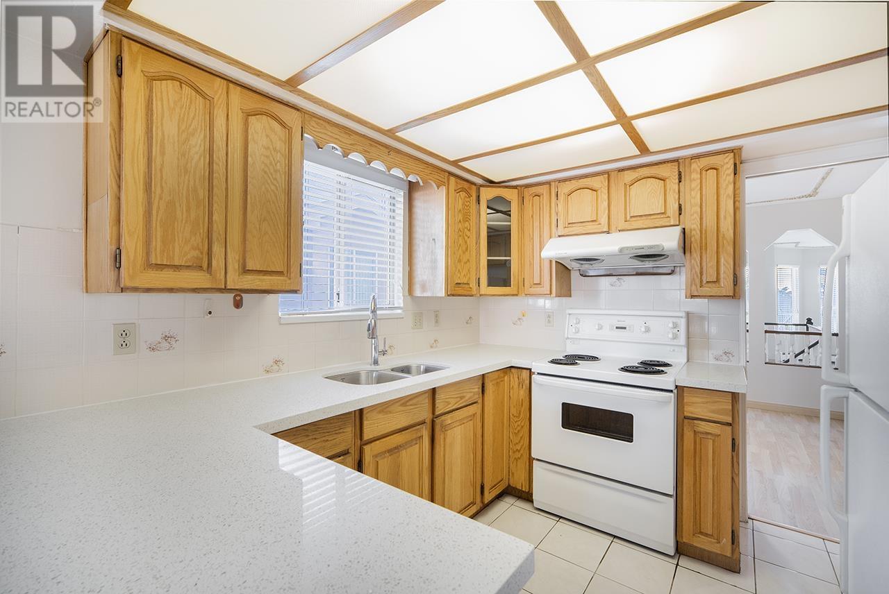 5567 Clinton Street, Burnaby, British Columbia  V5J 2L9 - Photo 12 - R2823224