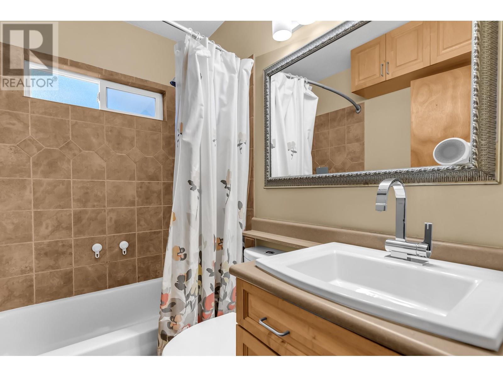 22001 Cliff Avenue, Maple Ridge, British Columbia  V2X 2L3 - Photo 19 - R2823148