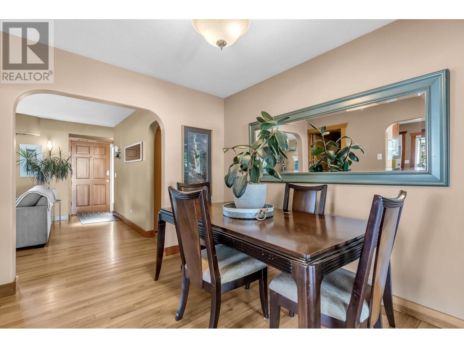 22001 Cliff Avenue, Maple Ridge, British Columbia  V2X 2L3 - Photo 8 - R2823148