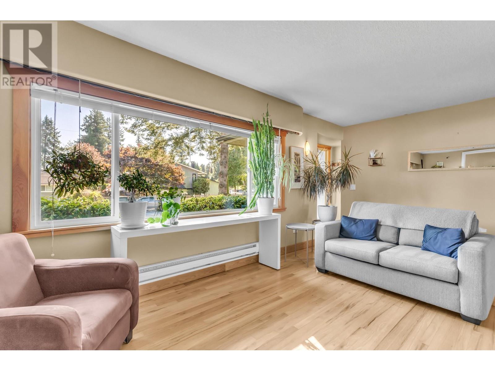 22001 Cliff Avenue, Maple Ridge, British Columbia  V2X 2L3 - Photo 3 - R2823148