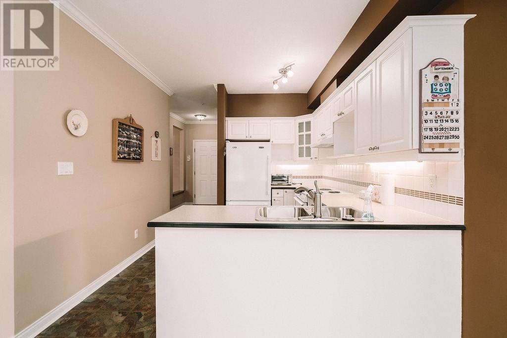 316 3098 Guildford Way, Coquitlam, British Columbia  V3B 7W8 - Photo 5 - R2823249