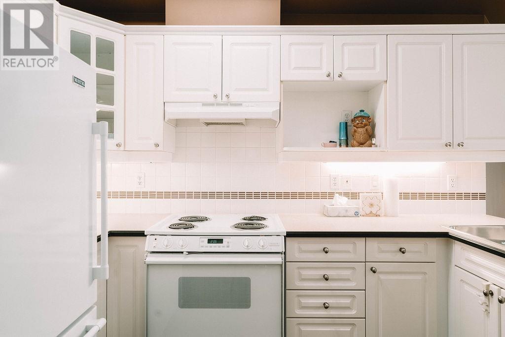 316 3098 Guildford Way, Coquitlam, British Columbia  V3B 7W8 - Photo 3 - R2823249