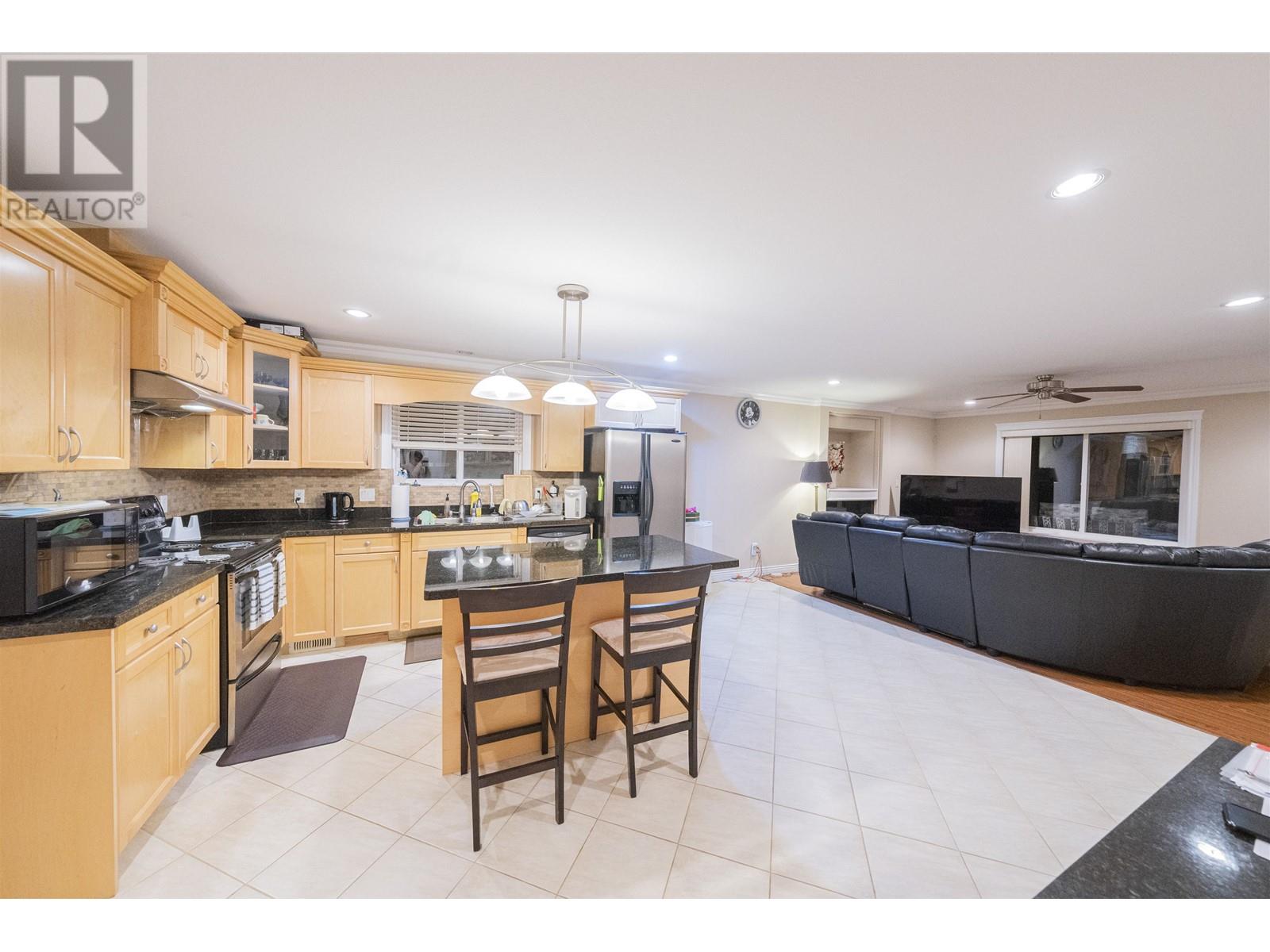 835 Cottonwood Avenue, Coquitlam, British Columbia  V3J 2S9 - Photo 11 - R2823185