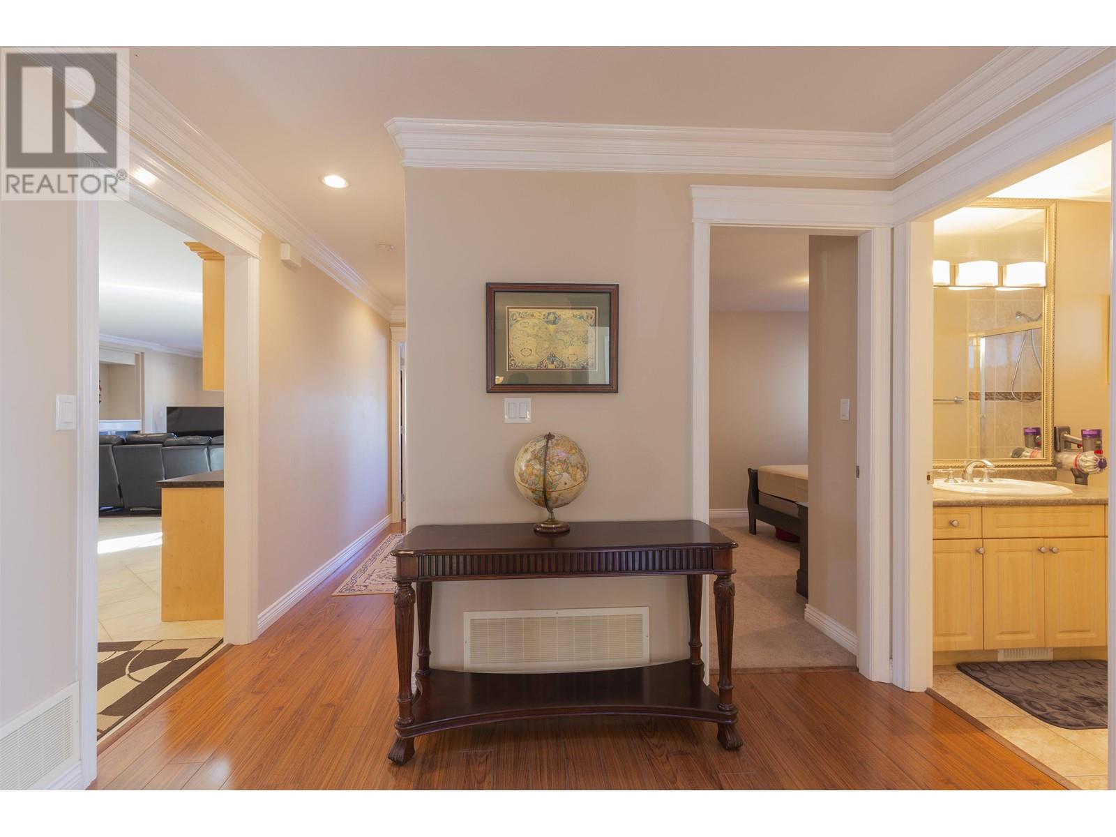 835 Cottonwood Avenue, Coquitlam, British Columbia  V3J 2S9 - Photo 4 - R2823185
