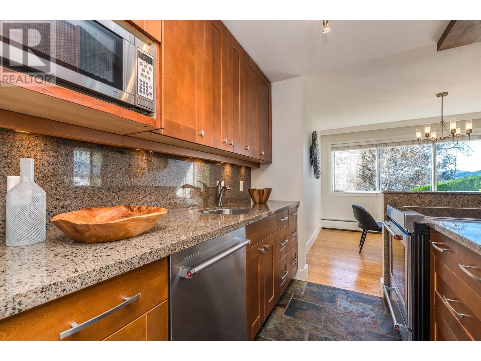 101 2246 Bellevue Avenue, West Vancouver, British Columbia  V7V 1C6 - Photo 8 - R2823400