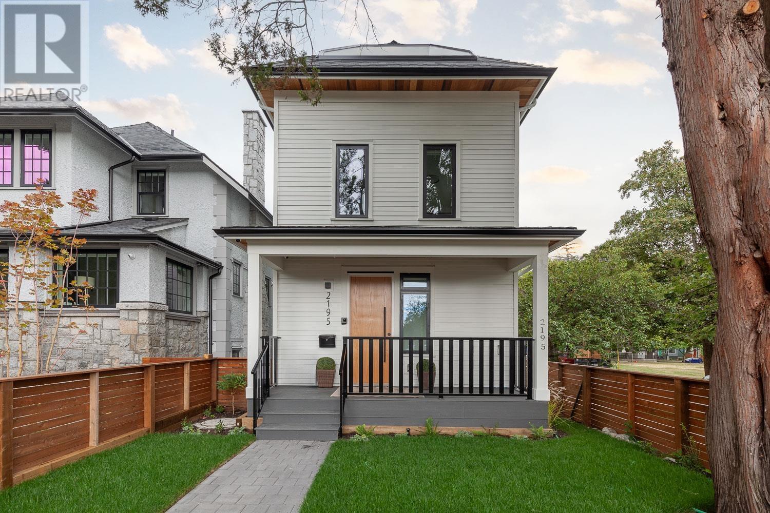 2195 E 3RD AVENUE, vancouver, British Columbia