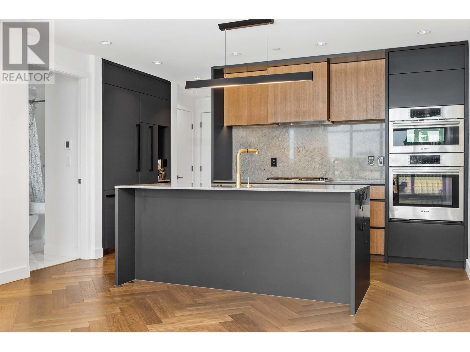 303 458 W 63RD AVENUE, vancouver, British Columbia