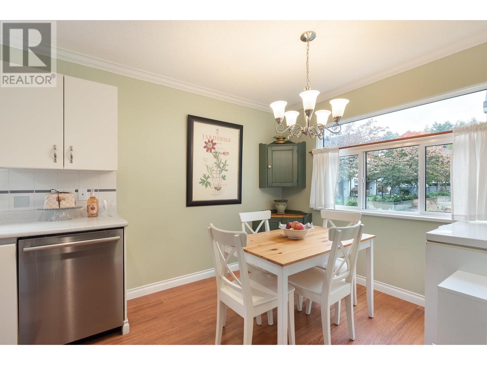 5 888 W 16th Street, North Vancouver, British Columbia  V7P 1R3 - Photo 4 - R2823474