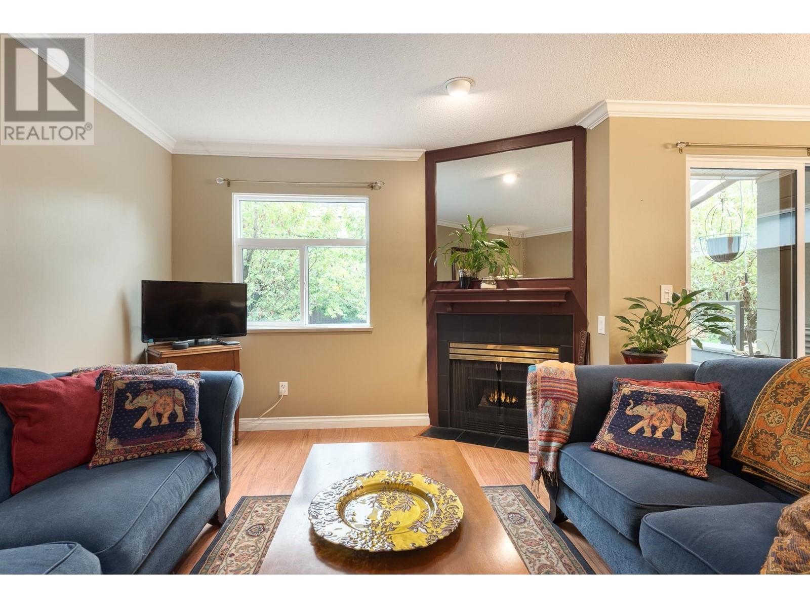 5 888 W 16th Street, North Vancouver, British Columbia  V7P 1R3 - Photo 5 - R2823474