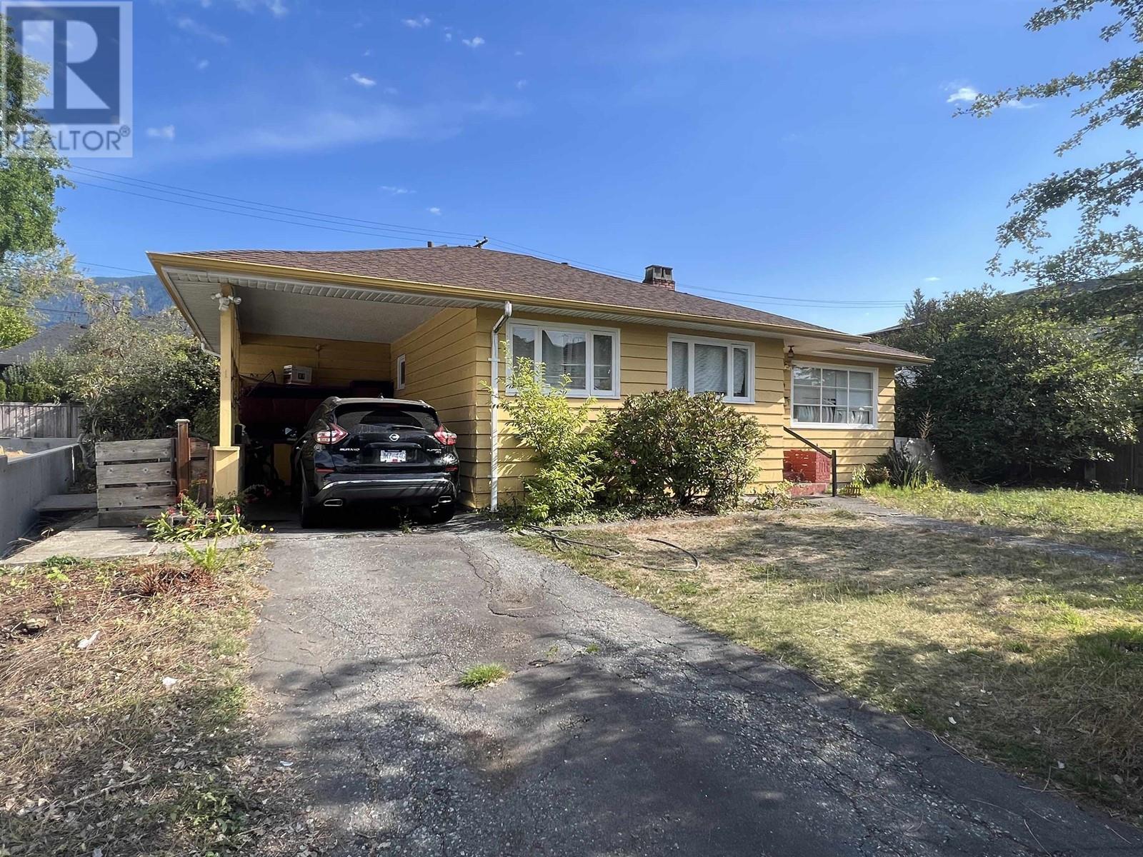 1030 Belmont Avenue, North Vancouver, British Columbia  V7R 1K2 - Photo 1 - R2823456