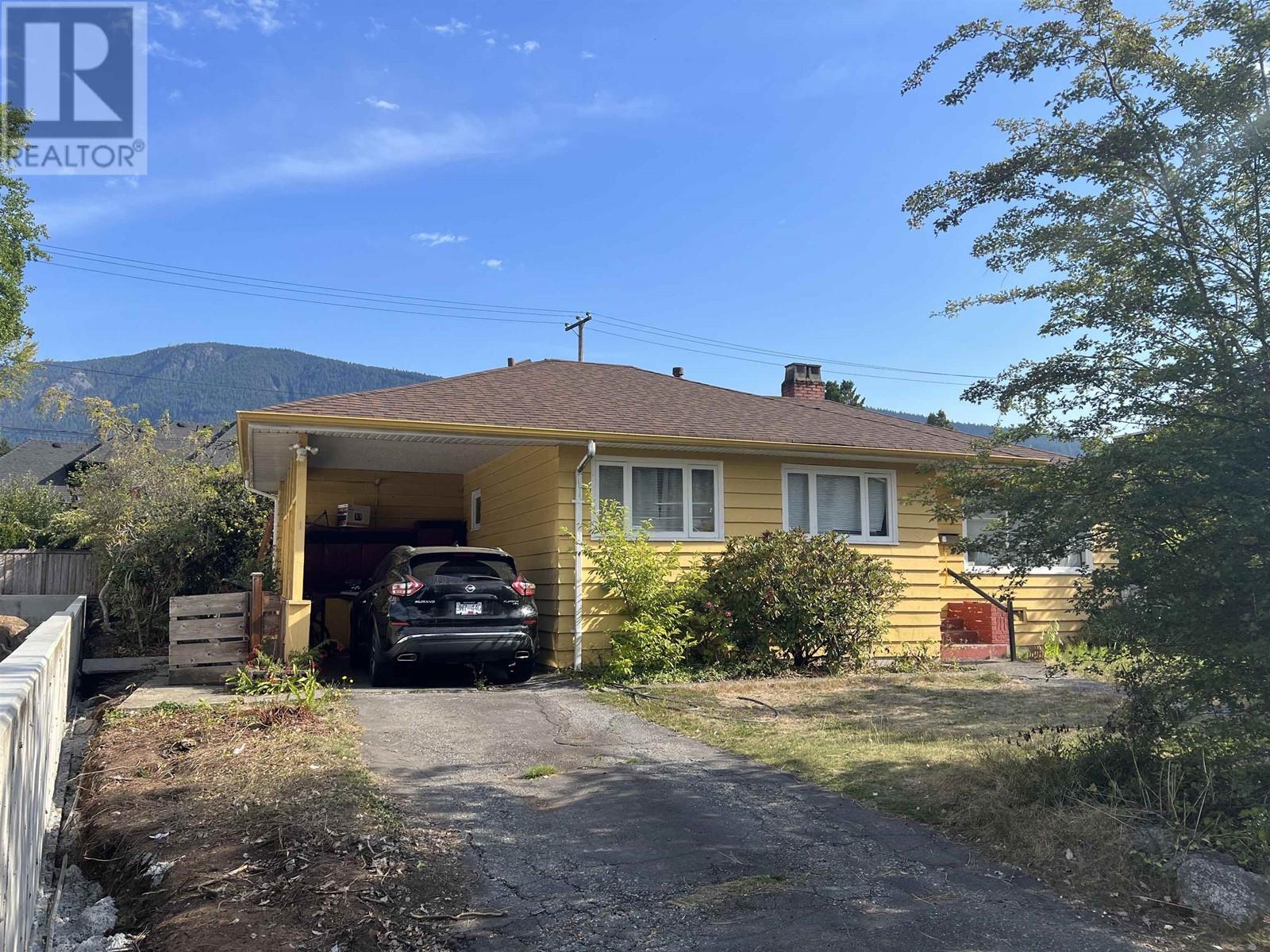1030 Belmont Avenue, North Vancouver, British Columbia  V7R 1K2 - Photo 2 - R2823456