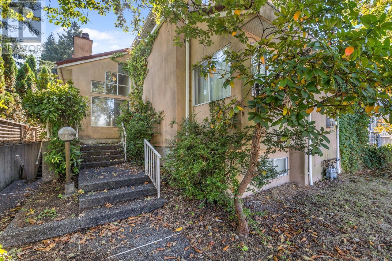 84 Douglas Street, Port Moody, British Columbia  V3H 4E3 - Photo 5 - C8054832