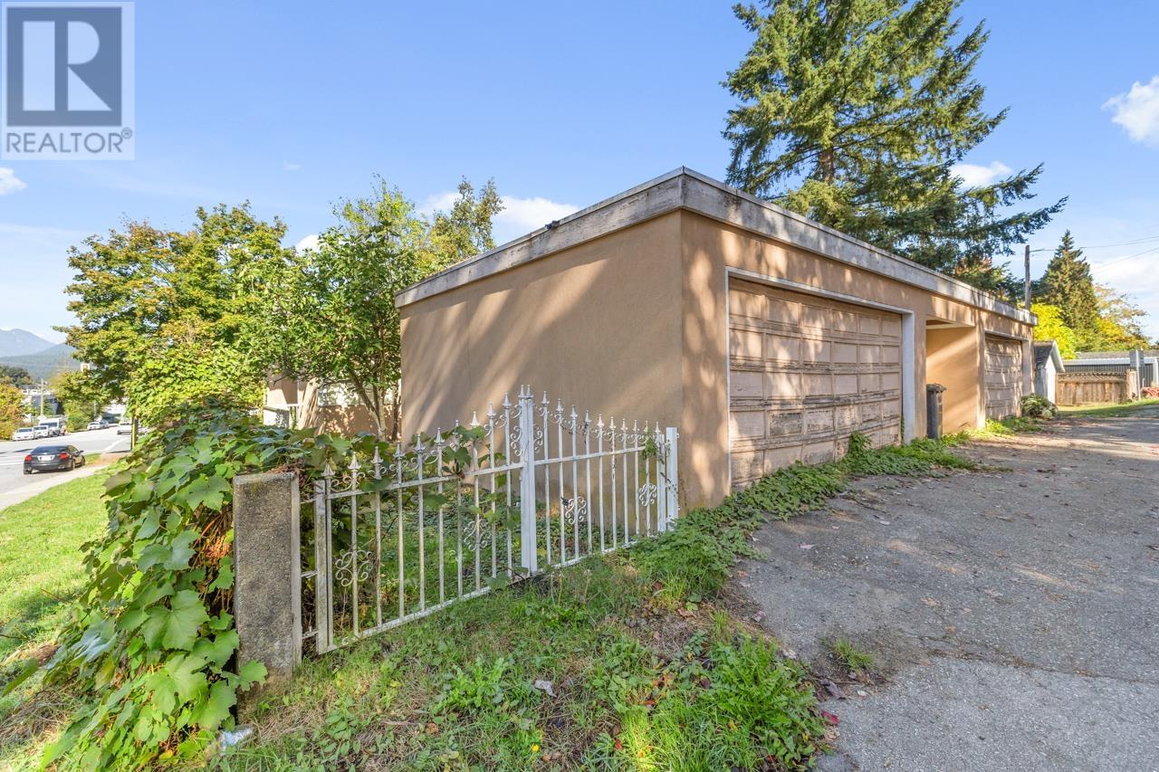 84 Douglas Street, Port Moody, British Columbia  V3H 4E3 - Photo 8 - C8054832