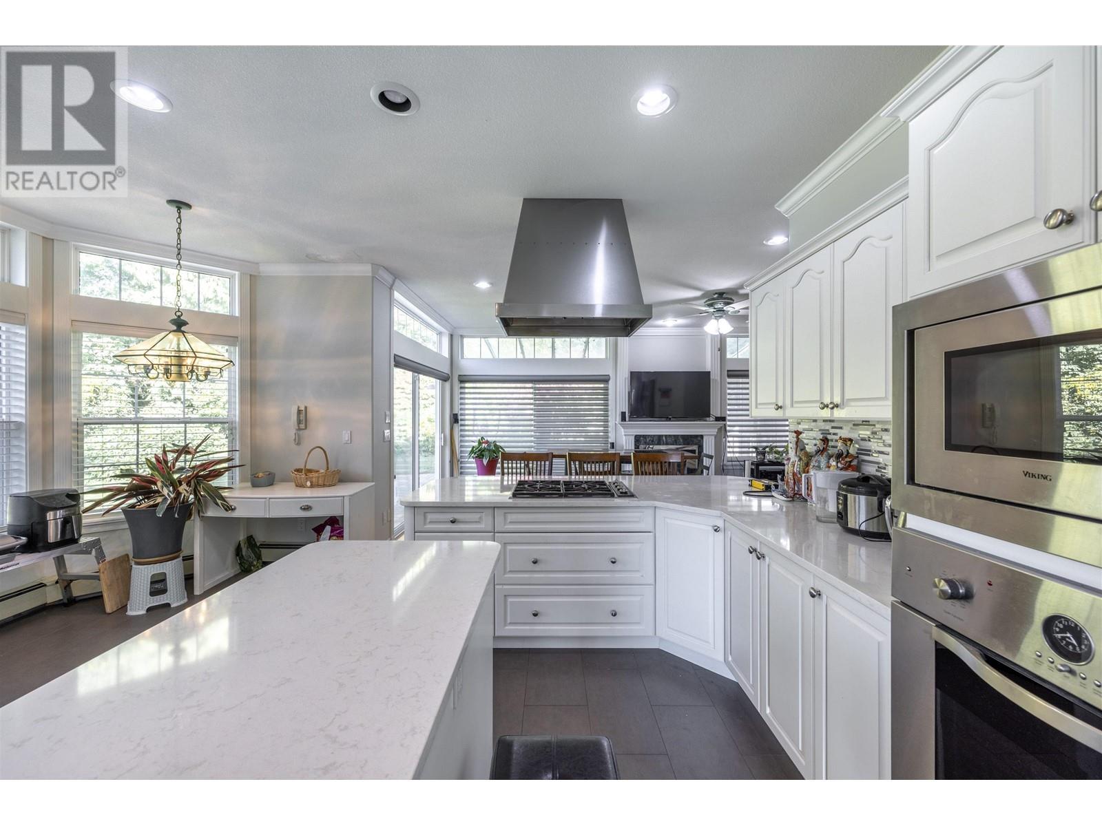 4683 Marine Drive, Burnaby, British Columbia  V5J 3G4 - Photo 10 - R2823454